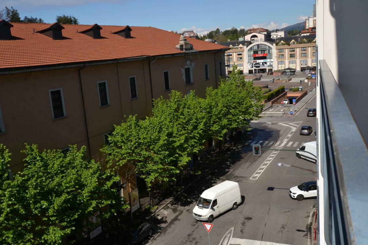 Magenta Apartment Varese Bagian luar foto